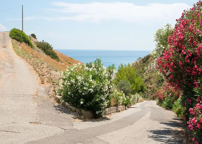 Seaside Home In Roseto Capo Spulico